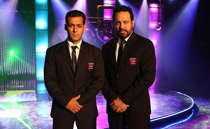 Justin Biber's bodyguard will be a shock to you! | जस्टिन बीबरचा बॉडीगार्ड बनलेल्या शेराचे मानधन ऐकूण तुम्हाला धक्का बसेल! Justin Biber's bodyguard will be a shock to you! | जस्टिन बीबरचा बॉडीगार्ड बनलेल्या शेराचे मानधन ऐकूण तुम्हाला धक्का बसेल!