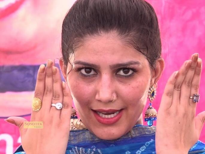 bigg boss11: 'Bigg Boss11' gets 'homeless' dream girl gets bigger! | bigg boss11 : ‘बिग बॉस11’मधून ‘बेघर’ झालेल्या सपना चौधरीला मिळाली बॉलिवूडची मोठी आॅफर! bigg boss11: 'Bigg Boss11' gets 'homeless' dream girl gets bigger! | bigg boss11 : ‘बिग बॉस11’मधून ‘बेघर’ झालेल्या सपना चौधरीला मिळाली बॉलिवूडची मोठी आॅफर!