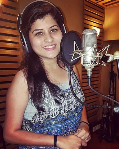 Savni Ravindar to sing in Bollywood | सावनी रविंद्र गाणार बॉलिवुडमध्ये