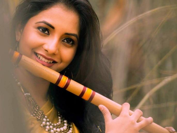 Have you seen this sad and pleasant guess about your girlfriend's gauri? | तुमच्या लाडक्या गौरीचा हा सूरेल आणि प्रसन्न अंदाज तुम्ही पाहिलाय का? Have you seen this sad and pleasant guess about your girlfriend's gauri? | तुमच्या लाडक्या गौरीचा हा सूरेल आणि प्रसन्न अंदाज तुम्ही पाहिलाय का?