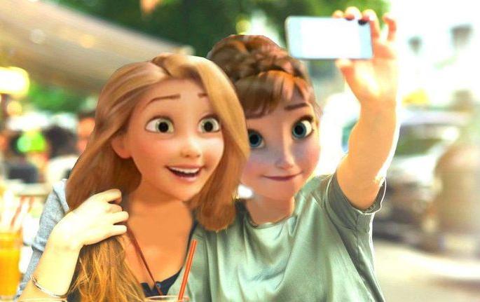 Your selfie looks worse than you think | तुमचा सेल्फी तुम्हाला वाटतो त्यापेक्षा वाईट दिसतो