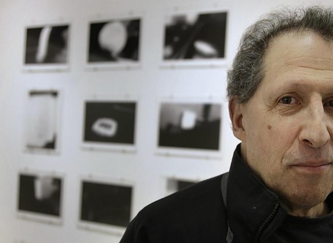 SELFIE PROJECT: 'Selfie' for 30 years from now! Read his amazing story | SELFIE PROJECT: तो काढतोय ३० वर्षांपासून रोज ‘सेल्फी’! वाचा त्याची अद्भूत कहाणी SELFIE PROJECT: 'Selfie' for 30 years from now! Read his amazing story | SELFIE PROJECT: तो काढतोय ३० वर्षांपासून रोज ‘सेल्फी’! वाचा त्याची अद्भूत कहाणी