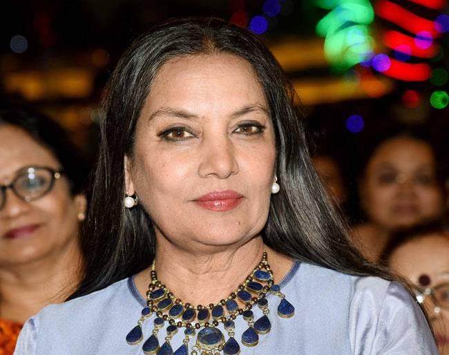 IIFA 2017: During the AR Rahman concerts, Shabana Azmi has made this initiative | IIFA 2017: ए.आर.रेहमान यांच्या कॉन्सर्ट दरम्यान शबाना आझमी यांनी केली या उपक्रमाची IIFA 2017: During the AR Rahman concerts, Shabana Azmi has made this initiative | IIFA 2017: ए.आर.रेहमान यांच्या कॉन्सर्ट दरम्यान शबाना आझमी यांनी केली या उपक्रमाची