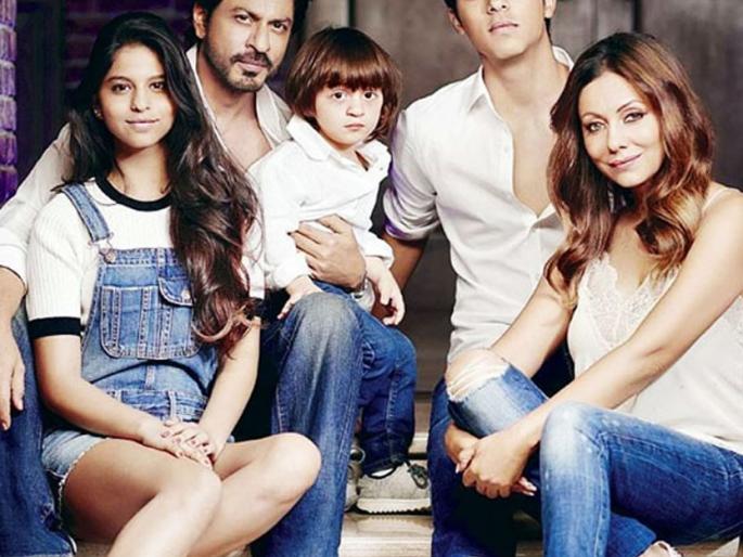 When Shahrukh Khan reached Aryan, Abram and Sunam's old home in Delhi, it happened to some ...! | जेव्हा शाहरूख खान आर्यन, अबराम आणि सुहानाला घेऊन दिल्लीतील जुन्या घरी पोहोचला, तेव्हा काहीसे असे घडले...! When Shahrukh Khan reached Aryan, Abram and Sunam's old home in Delhi, it happened to some ...! | जेव्हा शाहरूख खान आर्यन, अबराम आणि सुहानाला घेऊन दिल्लीतील जुन्या घरी पोहोचला, तेव्हा काहीसे असे घडले...!