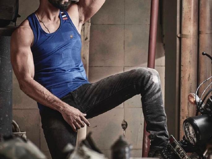 Shahid Kapoor's 'Padmavati' detention !! | ​शाहिद कपूरमुळे ‘पद्मावती’चा खोळंबा!!