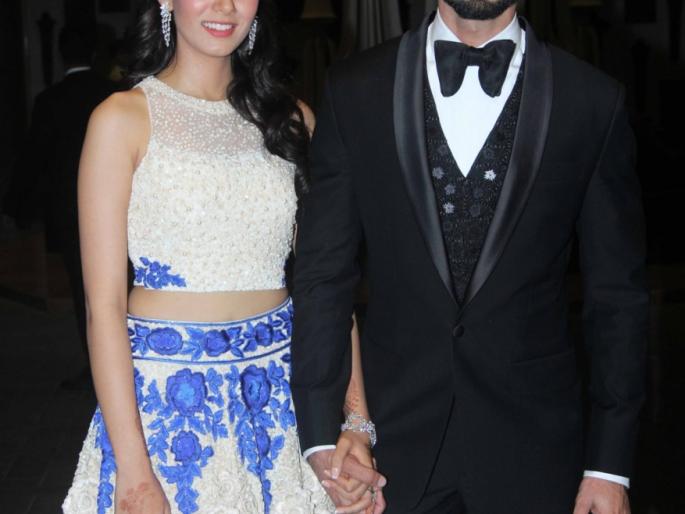 Shahid's selfie with Pregnant wife! | प्रेगनंन्ट पत्नीसोबत शाहिदचा सेल्फी! Shahid's selfie with Pregnant wife! | प्रेगनंन्ट पत्नीसोबत शाहिदचा सेल्फी!