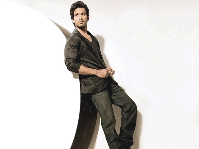 Shahid's preparation for the child ... | बाळासाठी शाहीदची पुर्वतयारी...