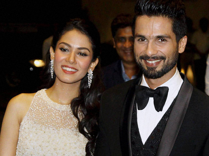 Party with Shahid-Meera 'Rangoon' team! | शाहिद-मीराची ‘रंगून’ टीमसोबत पार्टी! Party with Shahid-Meera 'Rangoon' team! | शाहिद-मीराची ‘रंगून’ टीमसोबत पार्टी!