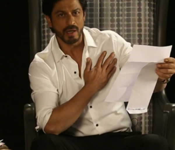 Shah Rukh reads 'Fantastic' letters! | शाहरूखने वाचली ‘फॅन’टास्टिक पत्रे !