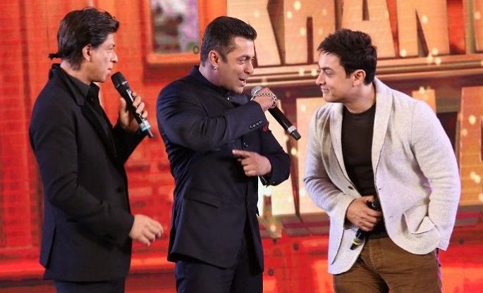 What is the chat between SRK and Salman? | ​शाहरुख-सलमान-आमिरमध्ये कसल्या गप्पा रंगतात?