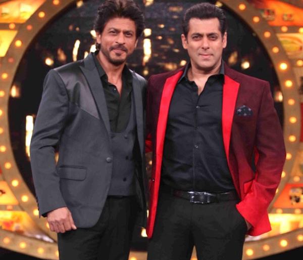 Salman Khan-Shahrukh Khan will come to the small screen on a regular basis | छोट्या पडद्यावर सलमान खान-शाहरुख खान येणार आमने- समाने Salman Khan-Shahrukh Khan will come to the small screen on a regular basis | छोट्या पडद्यावर सलमान खान-शाहरुख खान येणार आमने- समाने