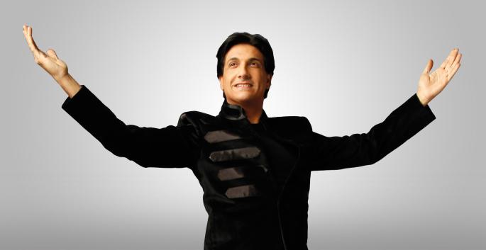 Shamak Davar debuts in Marathi | शामक दावरचे मराठीमध्ये पदार्पण Shamak Davar debuts in Marathi | शामक दावरचे मराठीमध्ये पदार्पण