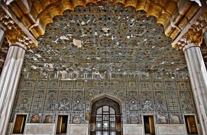 Set of 'Sheesh Mahal' for Padmavati | ​पद्मावतीसाठी लागतोय ‘शीशमहल’चा सेट