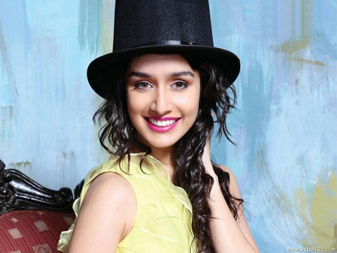 What do Shraddha Kapoor teach ?? | ​श्रद्धा कपूर शिकतेय तरी काय??