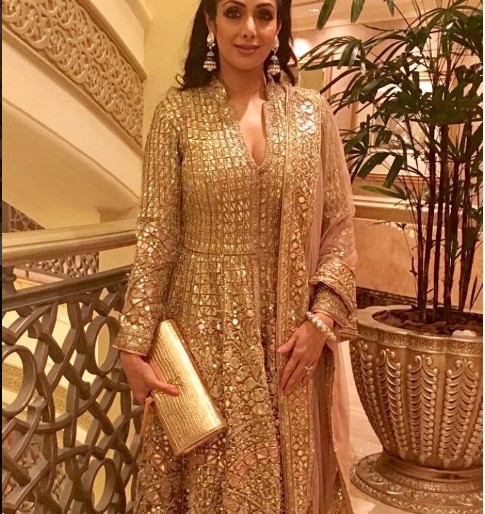 Sridevi's Gorgeous Style | श्रीदेवीचा गॉर्जिअस अंदाज Sridevi's Gorgeous Style | श्रीदेवीचा गॉर्जिअस अंदाज