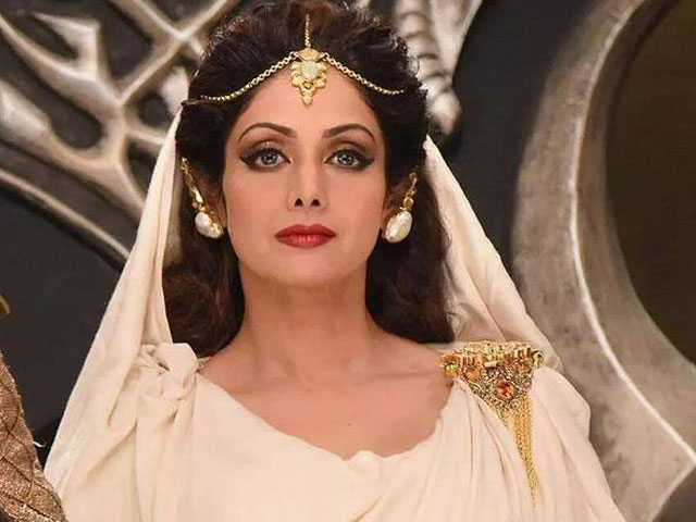 Sridevi was seen in her childhood ... see her cute photo ... | लहानपणी अशी दिसत होती श्रीदेवी...पाहा तिचे क्यूट फोटो...
