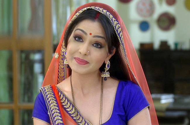 'Anguri Bhabhi' Shubhangi Atre enters politics? The answer given to the churches to leave the series | 'अंगुरी भाभी' शुभांगी अत्रे करणार राजकारणात प्रवेश? मालिका सोडणार असल्याच्या चर्चांवर दिले असे उत्तर