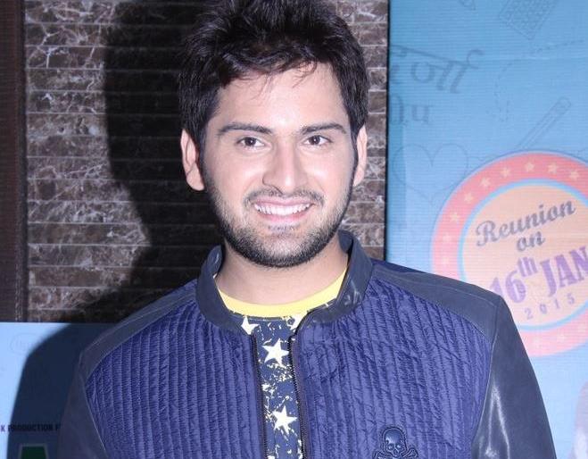 Siddhartha Chandekar left for London | ​सिद्धार्थ चांदेकर रवाना झाला लंडनला
