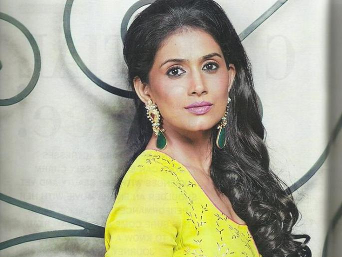 Sonali Kulkarni appealed to vote | सोनाली कुलकर्णीने केले मतदान करण्याचे आवाहन