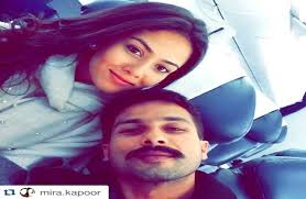 Saifi with Shahid's 'Wife' | शाहिदचा 'वायफी' बरोबर सेल्फी! Saifi with Shahid's 'Wife' | शाहिदचा 'वायफी' बरोबर सेल्फी!