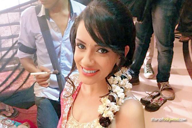 Smriti Khanna's 'Balika Bride'? | स्मृती खन्नाची ‘बालिका वधू’मधून एक्झिट ?