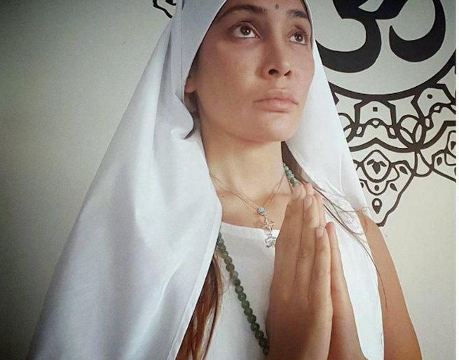 So nun became sophia !! | म्हणून नन बनली सोफिया!! So nun became sophia !! | म्हणून नन बनली सोफिया!!