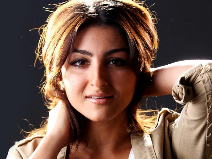 Jam Bhadkali Soha Ali Khan; Do not compare me with Karina! | ​जाम भडकली सोहा अली खान; म्हणे करिनाशी माझी तुलना करू नका!