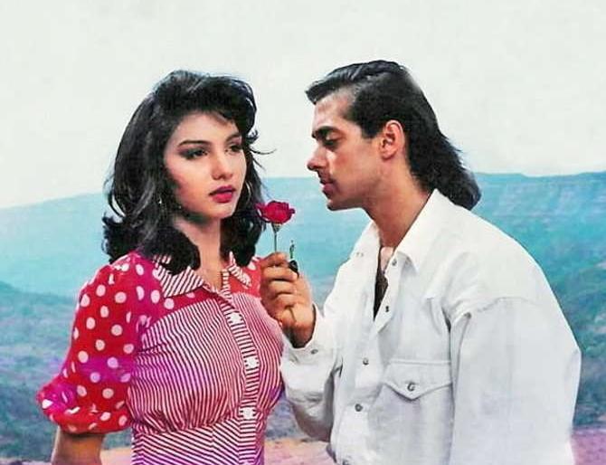 Salman Khan's first 'Ax Girlfriend' was raped in the age of thirteen! | सलमान खानच्या ‘या’ पहिल्या एक्स गर्लफ्रेंडवर वयाच्या तेराव्या वर्षी झाला होता बलात्कार! Salman Khan's first 'Ax Girlfriend' was raped in the age of thirteen! | सलमान खानच्या ‘या’ पहिल्या एक्स गर्लफ्रेंडवर वयाच्या तेराव्या वर्षी झाला होता बलात्कार!