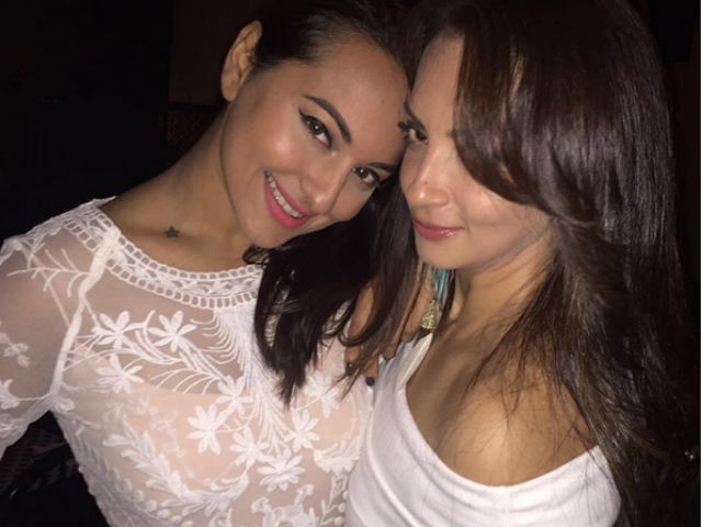 Greetings to friends on Sonakshi's birthday | सोनाक्षीच्या वाढदिवसाला मित्रांनी दिल्या शुभेच्छा Greetings to friends on Sonakshi's birthday | सोनाक्षीच्या वाढदिवसाला मित्रांनी दिल्या शुभेच्छा