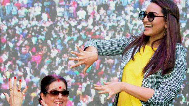 Sonakshi Sinha's world record! | सोनाक्षी सिन्हाचा वर्ल्ड रेकॉर्ड!