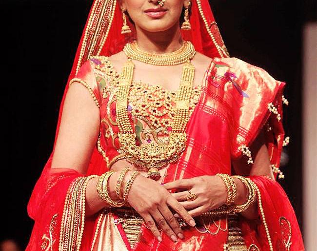Sonali's Maratha Look | सोनालीचा मराठमोळा लुक