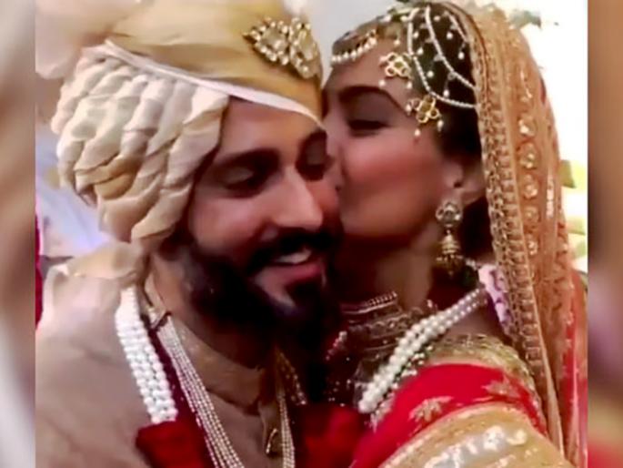 Sonam Kapoor blamed 'Kundu', 'this' instruction, watch video! | कुंकू लावताना सोनम कपूरने आनंद आहुजाला केली ‘ही’ सूचना, पाहा व्हिडीओ!