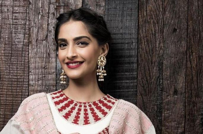 Explain what happened to this actress by knowing the story of the marriage of Sonam Kapoor | या अभिनेत्याने सोनम कपूरच्या लग्नाच्या गोष्ट केली कन्फर्म..जाणून घ्या काय केला खुलासा