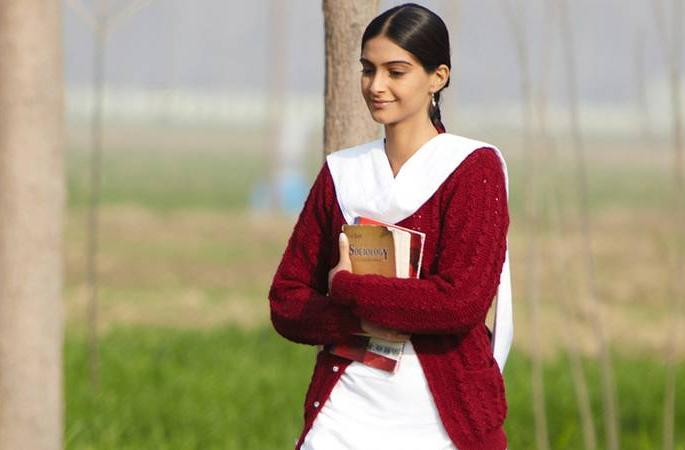 There is no tight clothing in the Diwali | दिवाळीत तंग कपडे नको