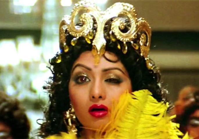 Take a life span ... 5 superhit films from Sridevi's career | ऐ जिंदगी गलें लगा लें...श्रीदेवी यांच्या कारकिर्दीतील ५ सुपरहिट चित्रपट