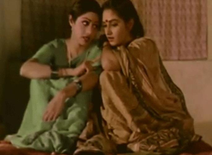 When superstar Rajesh Khanna had done Sridevi and Jaya Prada in the same room ... closed! | जेव्हा सुपरस्टार राजेश खन्ना यांनी श्रीदेवी आणि जया प्रदाला एकाच खोलीत केले होते बंद...! When superstar Rajesh Khanna had done Sridevi and Jaya Prada in the same room ... closed! | जेव्हा सुपरस्टार राजेश खन्ना यांनी श्रीदेवी आणि जया प्रदाला एकाच खोलीत केले होते बंद...!