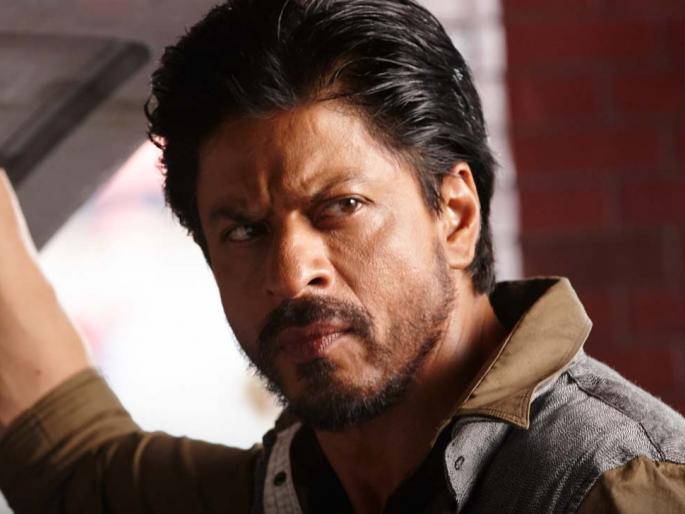 Shahrukhane Manali 'or' defeat in front of the actor | शाहरुखने मानली ‘या’ अभिनेत्यासमोर हार Shahrukhane Manali 'or' defeat in front of the actor | शाहरुखने मानली ‘या’ अभिनेत्यासमोर हार
