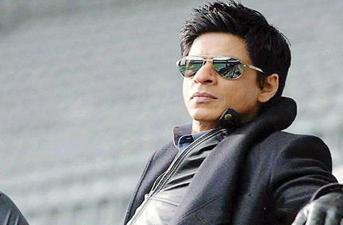 Shahrukh's upcoming movie is not called 'Bandua'! | शाहरुखच्या आगामी चित्रपटाचे नाव ‘बंधुआ’ नाही! Shahrukh's upcoming movie is not called 'Bandua'! | शाहरुखच्या आगामी चित्रपटाचे नाव ‘बंधुआ’ नाही!
