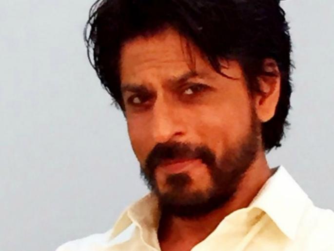 Smoking hot look in Shah Rukh's 'Rais'! | शाहरूखचा ‘रईस’ मधील स्मोकिंग हॉट लुक! Smoking hot look in Shah Rukh's 'Rais'! | शाहरूखचा ‘रईस’ मधील स्मोकिंग हॉट लुक!