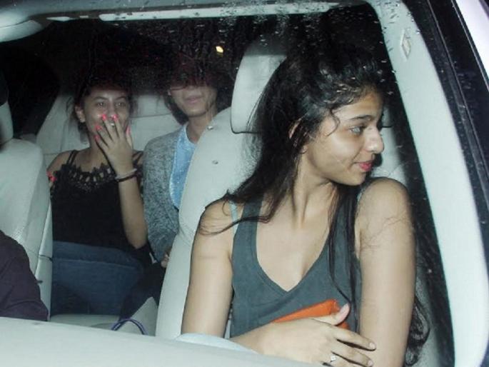 Star dhuber suhana Khan appeared first while envious! | पहिला पाऊस एन्जॉय करताना दिसली स्टार डॉटर सुहाना खान! Star dhuber suhana Khan appeared first while envious! | पहिला पाऊस एन्जॉय करताना दिसली स्टार डॉटर सुहाना खान!