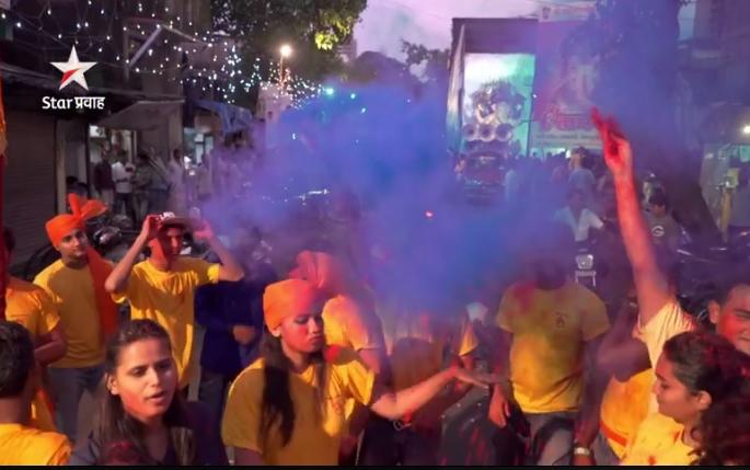 Will Bapa see everything, will it still come next year? Social media talk of this 'Star Stream' video | ​बाप्पा सगळं बघणार, तरीही पुढच्या वर्षी येणार का? या 'स्टार प्रवाह'च्या व्हिडिओची सोशल मीडियात चर्चा