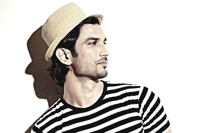 'Strip T-shirt' fashion growing craze! | ​‘स्ट्रीप टी-शर्ट’ फॅशनची वाढती क्रेझ !