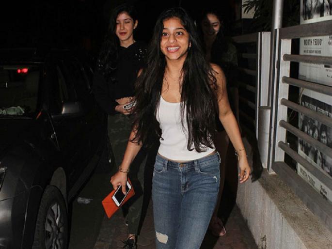 Suhana Khan's Dhamal Masti, who came home on Diwali; Movie Date! | दिवाळीला घरी आलेल्या सुहाना खानची धम्माल मस्ती; मैत्रिणींसोबत निघाली ‘मुव्ही डेट’वर! Suhana Khan's Dhamal Masti, who came home on Diwali; Movie Date! | दिवाळीला घरी आलेल्या सुहाना खानची धम्माल मस्ती; मैत्रिणींसोबत निघाली ‘मुव्ही डेट’वर!