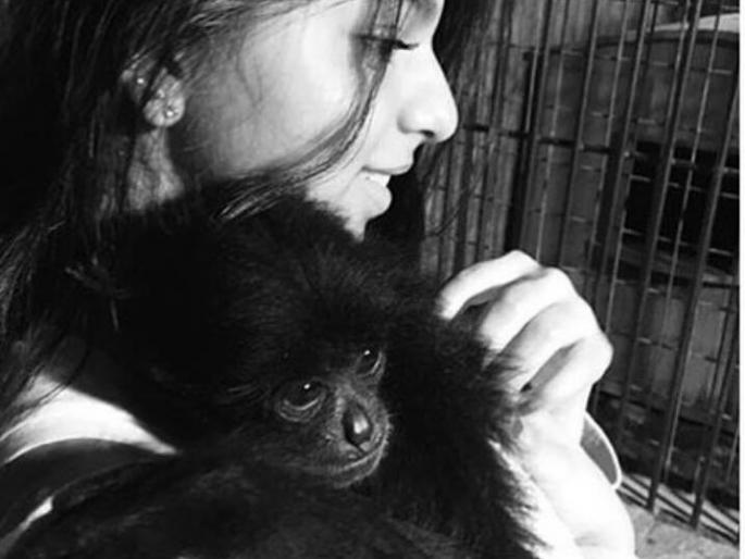 Susanna Hugging a Munky ... !! | ​सुहाना हगिंग अ मंकी...!!