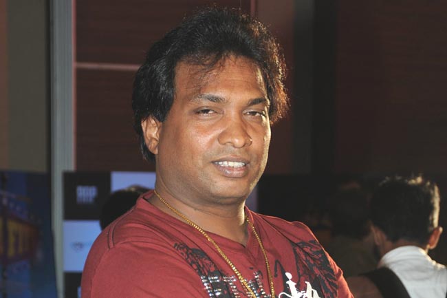 Sunil Pal becomes the author | सुनिल पाल बनणार लेखक
