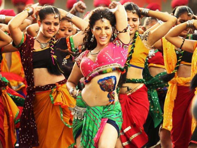 The veteran producer said, playing the national anthem before Sunny Leone's movies was insulting !! | या दिग्गज निर्मात्याने म्हटले, सनी लिओनीच्या चित्रपटांअगोदर राष्ट्रगीत वाजविणे अपमानजनक!! The veteran producer said, playing the national anthem before Sunny Leone's movies was insulting !! | या दिग्गज निर्मात्याने म्हटले, सनी लिओनीच्या चित्रपटांअगोदर राष्ट्रगीत वाजविणे अपमानजनक!!