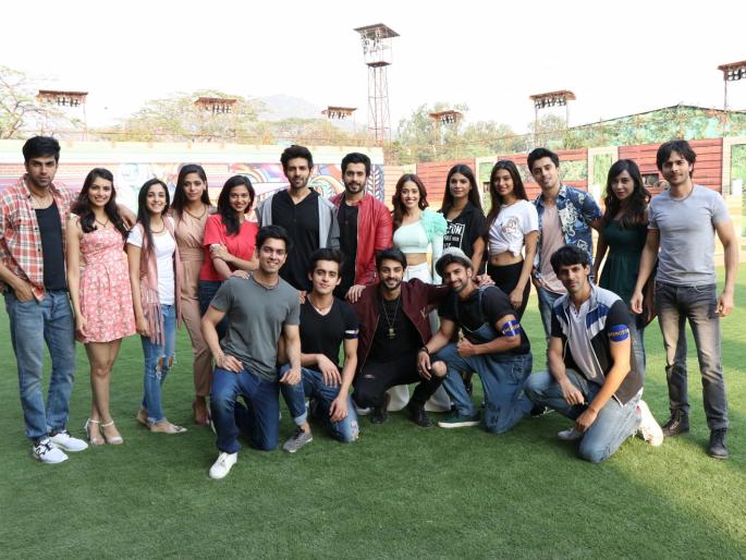 Sonu ki Titu ki sweety team lavali hajeri on stage of India's Next Superstars | ​इंडियाज नेक्स्ट सुपरस्टार्सच्या मंचावर सोनू के टिटू की स्वीटीच्या टीमने लावली हजेरी