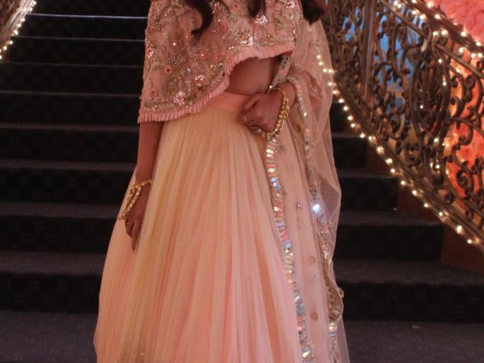 Surrounded by love Lehnga | सुरभी पडली लेहेंगाच्या प्रेमात