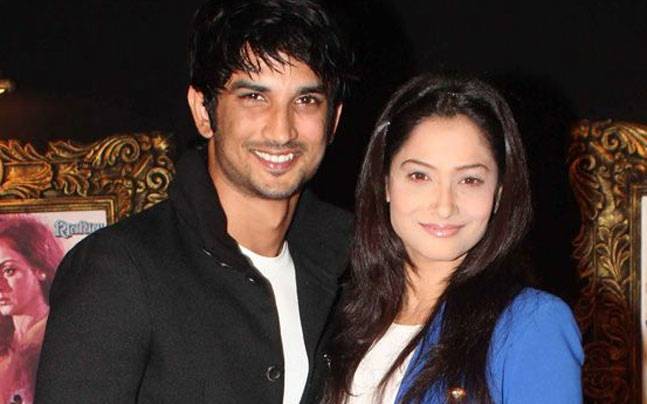 Sushant-Ankita's "secret" gifts? | सुशांत-अंकिताच्या ‘गुपचूप’ भेटी ?