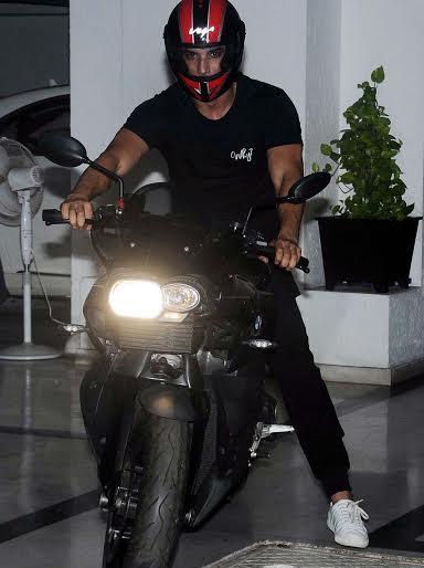 Bike made the yard! | बाईकनं याड लावलं ! Bike made the yard! | बाईकनं याड लावलं !